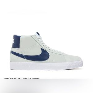 Nike Men’s 7.5 off green a little and blue swoosh